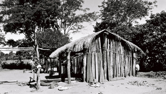 AÑO 1976 - BLANCO Y NEGRO - VIDA CAMPESINA EN PARAGUAY (JOSÉ MARÍA BLANCH)